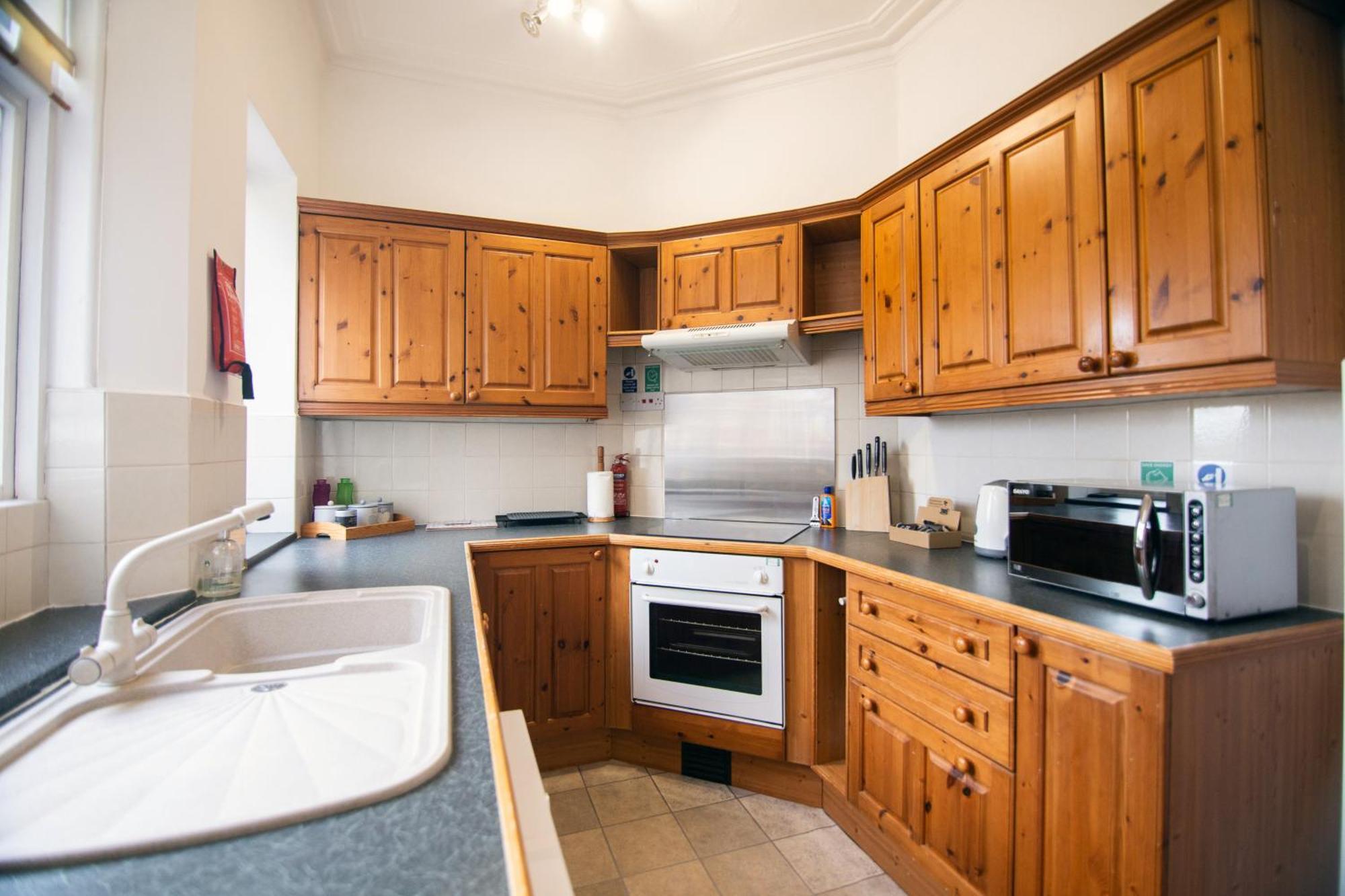The Summit West End- Elegant Apartment With Free Parking In Prime Location Абърдийн Екстериор снимка